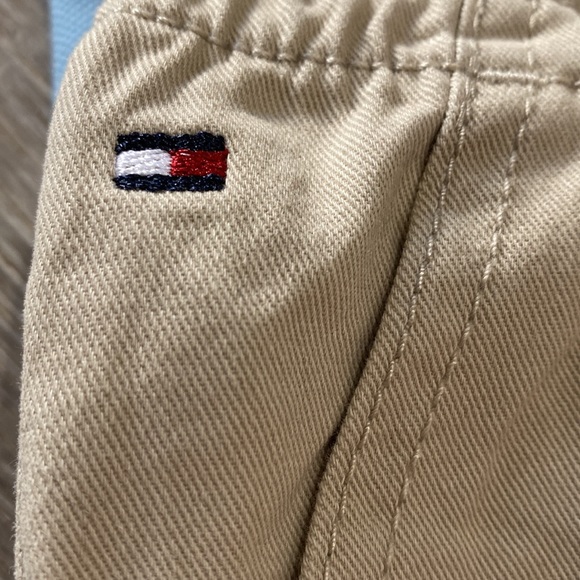 Tommy Hilfiger 2 piece set NWT!, size 3T, khaki shorts and polo shirt - Picture 10 of 14